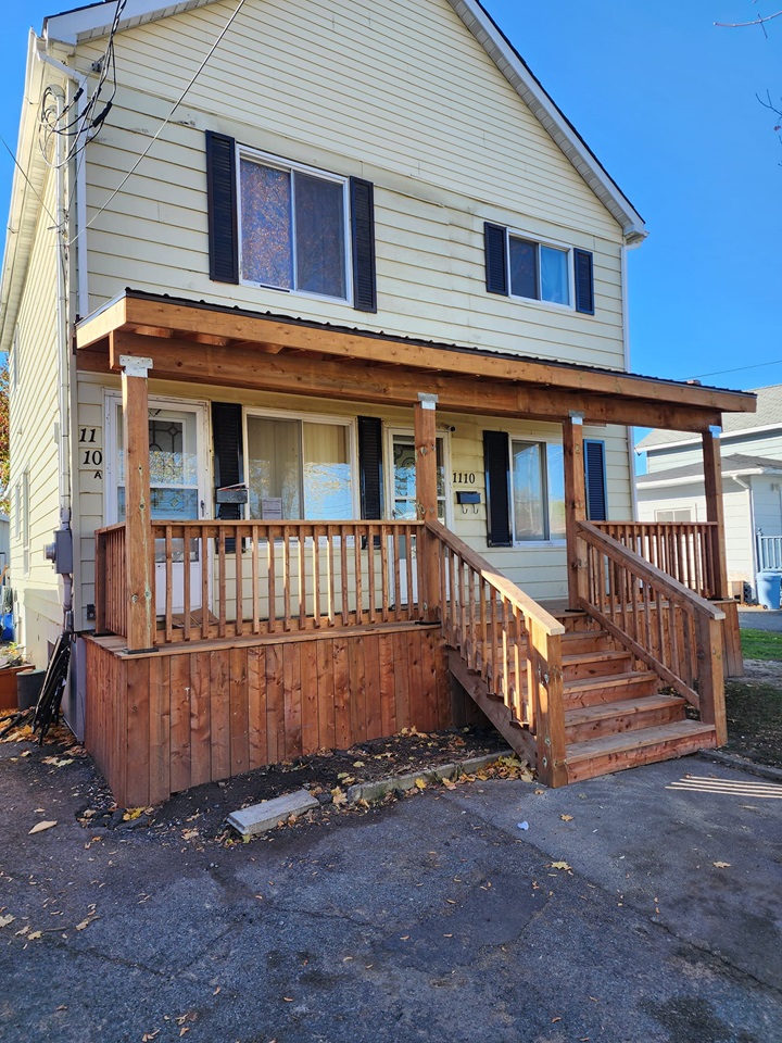 Exterior Service Deck, railing and roof - POIRIER RENOVATIONS