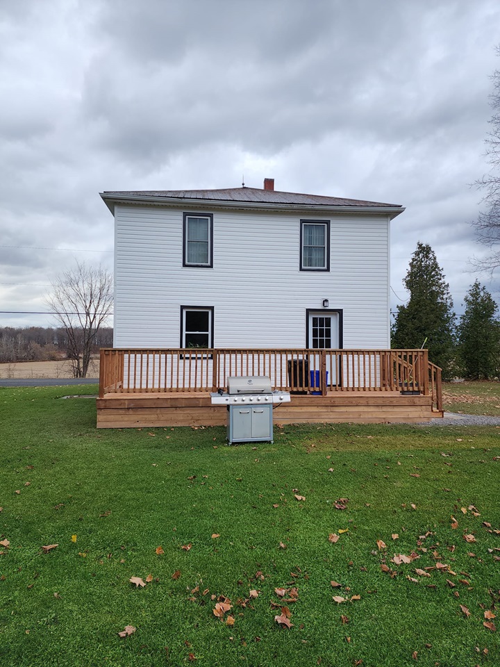 New Back Deck and railing Built - POIRIER RENOVATIONS