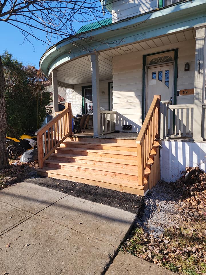 front wood steps - POIRIER RENOVATIONS